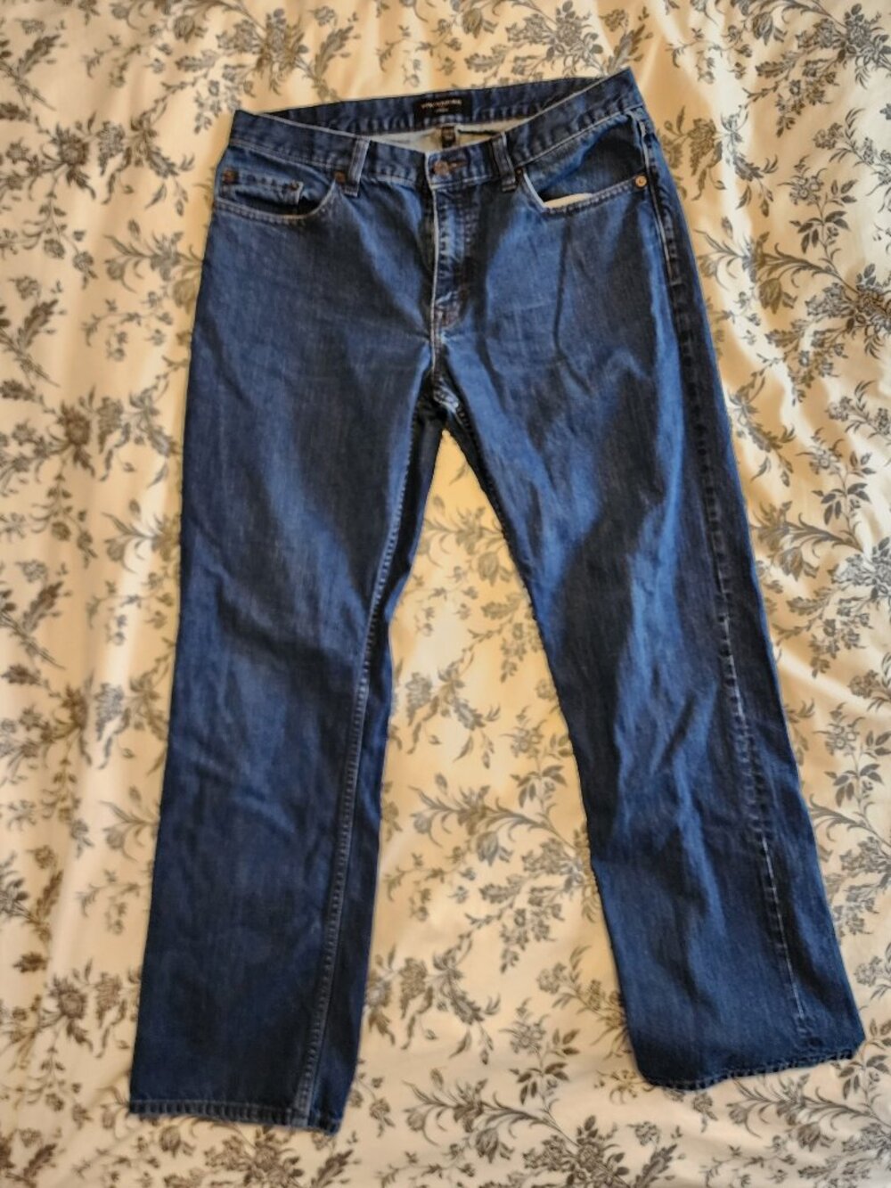 Men's strait leg Banana Republic jeans, 34 x 32